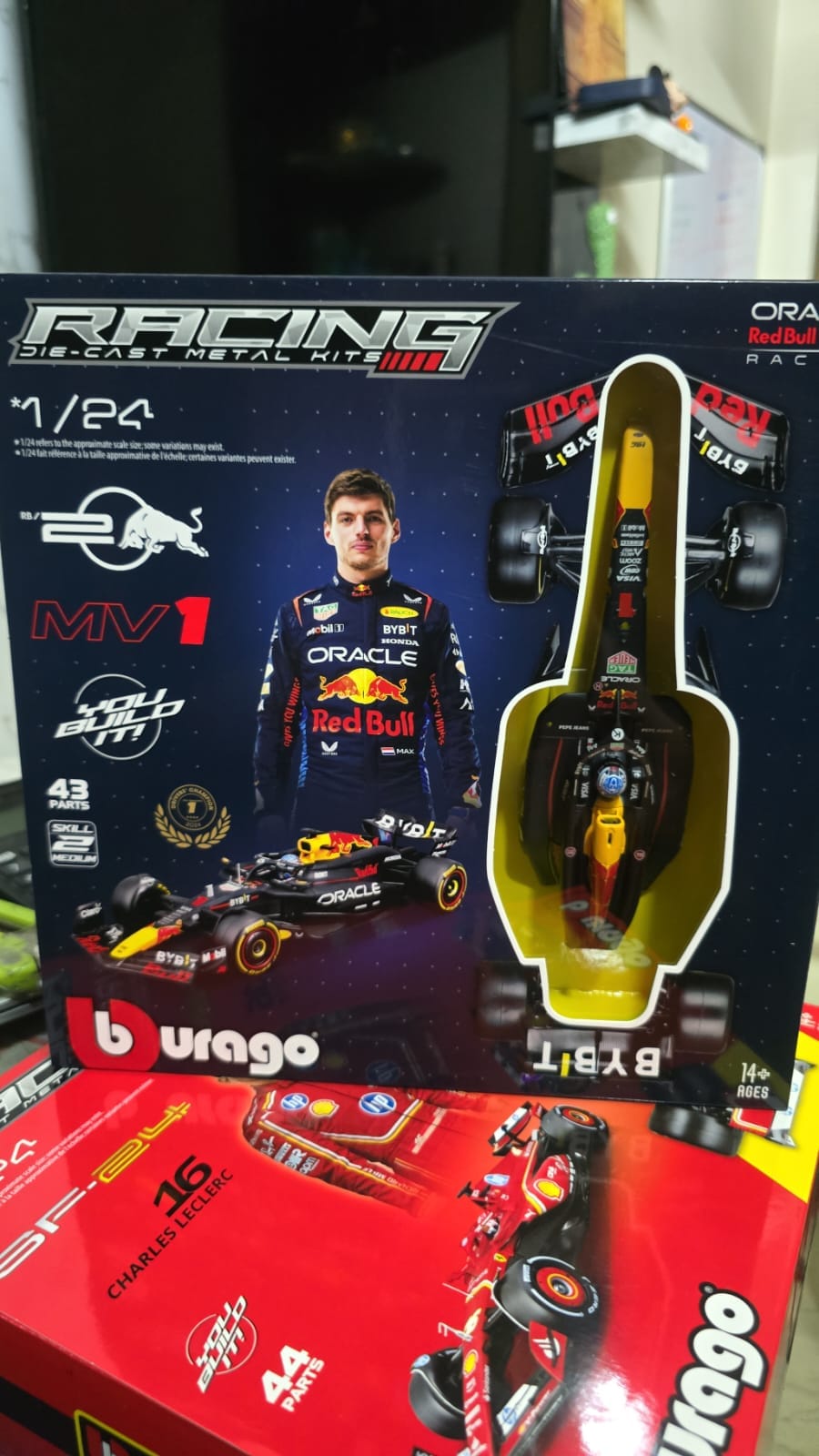 Bburago Racing Die-Cast Metal Kit - 1/24 RB20 (1 Max Verstappen)